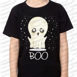 Camiseta negra Halloween con dibujo de fantasma y texto BOO